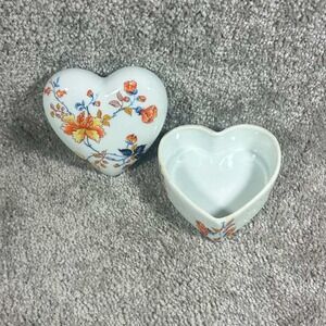 Limoges Trinket Box White Floral Heart Porcelain France Vintage Small‎